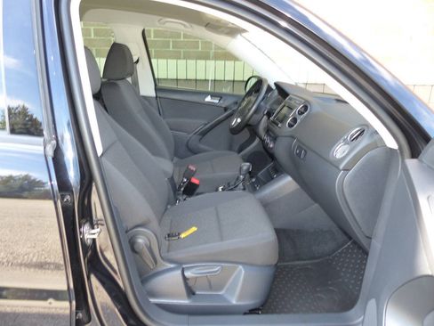 Used 2017 Volkswagen Tiguan S AWD/4WD image 37