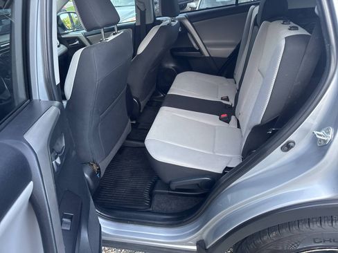 Used 2018 Toyota RAV4 XLE AWD/4WD image 28