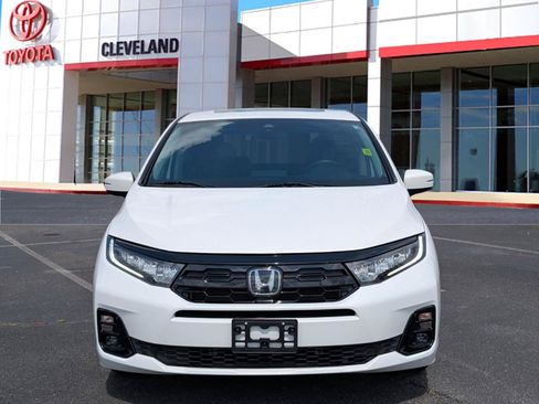 Used 2025 Honda Odyssey Elite image 3