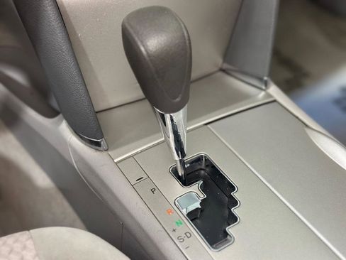 Used 2010 Toyota Camry SE FWD image 18