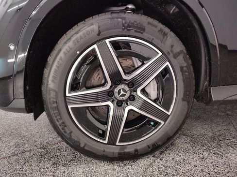 Used 2026 Mercedes-Benz GLC 300 image 12