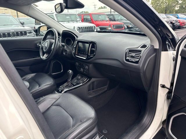 Used 2018 Jeep Compass Limited AWD/4WD image 30
