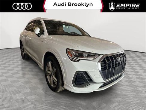 Used 2023 Audi Q3 2.0T Premium w/ Convenience Package AWD/4WD image 1