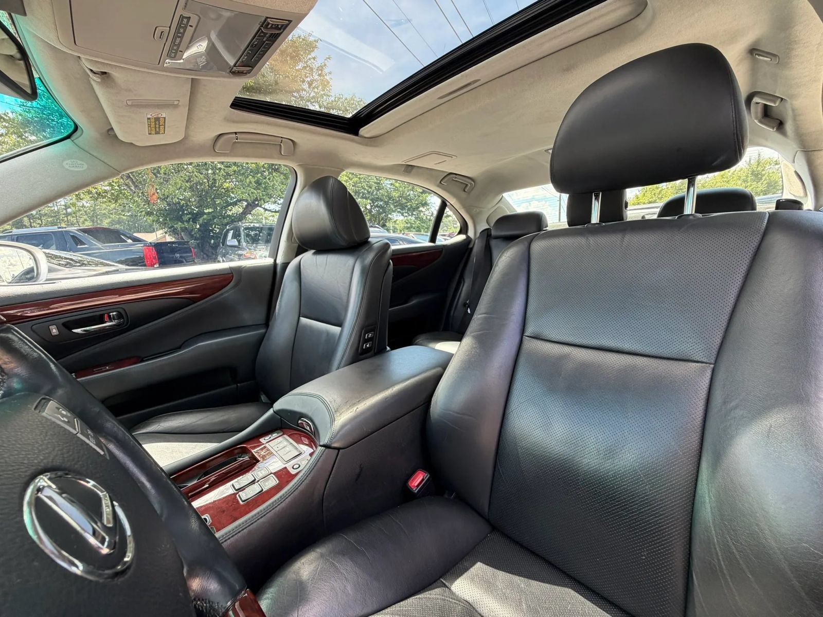 Used 2007 Lexus LS 460 L w/ Luxury Pkg RWD image 12