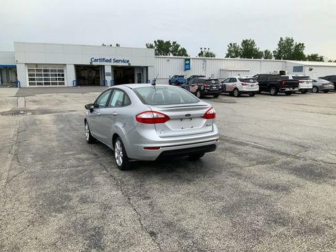 Used 2016 Ford Fiesta SE w/ Equipment Group 201A FWD image 9