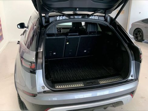 Used 2020 Land Rover Range Rover Velar R-Dynamic S image 17