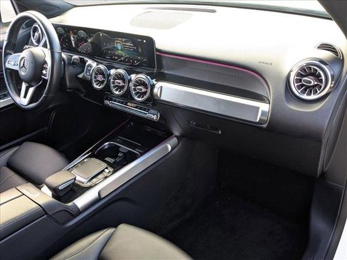 Used 2021 Mercedes-Benz GLB 250 image 23