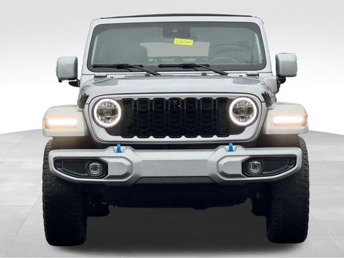Used 2024 Jeep Wrangler High Altitude AWD/4WD image 2
