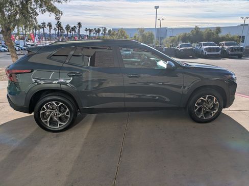 Certified 2025 Chevrolet Trax LT w/ Driver Confidence Package image 7