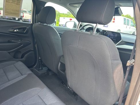 Used 2025 Chevrolet Trax LS image 42