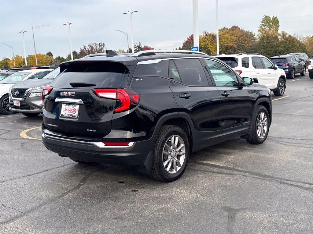 Used 2023 GMC Terrain SLT AWD/4WD image 11