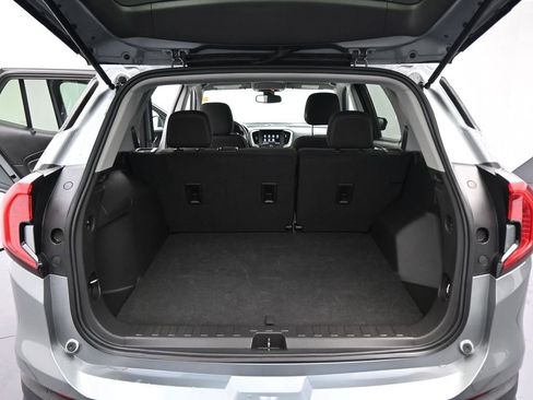 Used 2024 GMC Terrain SLE image 21