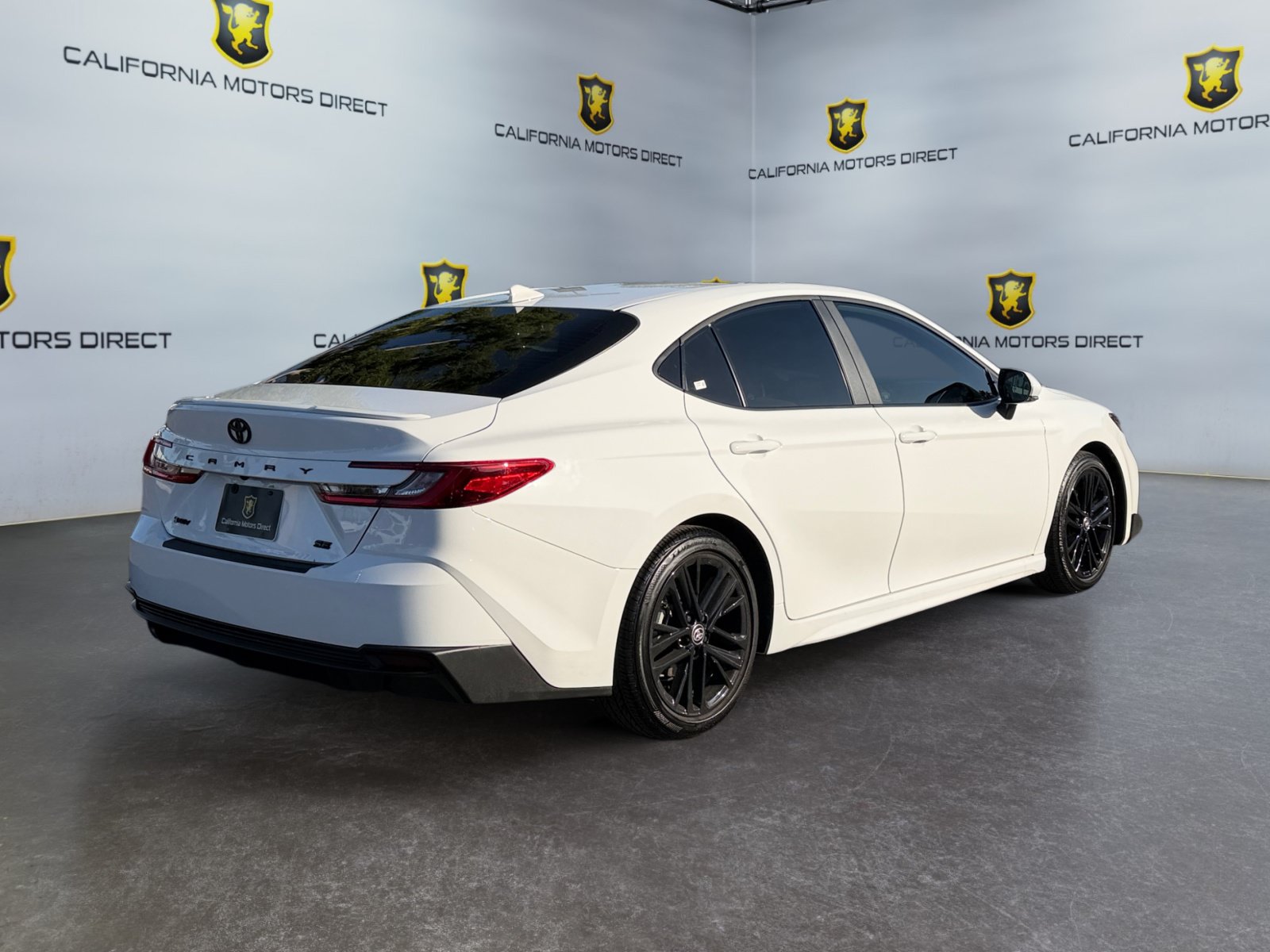 Used 2026 Toyota Camry SE w/ Multimedia Upgrade Package FWD image 5