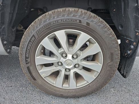 Used 2017 Toyota Tundra Limited AWD/4WD image 9