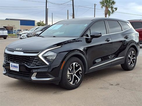 Certified 2023 Kia Sportage EX image 3