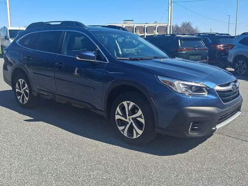 Used 2022 Subaru Outback Limited image 3