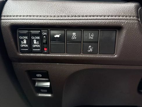 Used 2018 Honda Odyssey EX-L image 22