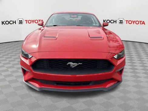 Used 2018 Ford Mustang Coupe image 2