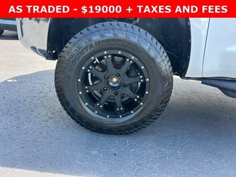 Used 2015 Toyota Tundra SR5 w/ SR5 Upgrade Package image 9