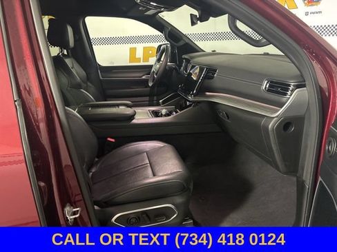 Used 2024 Jeep Wagoneer Series II AWD/4WD image 26