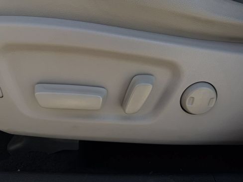 Used 2016 Toyota Highlander XLE FWD image 26