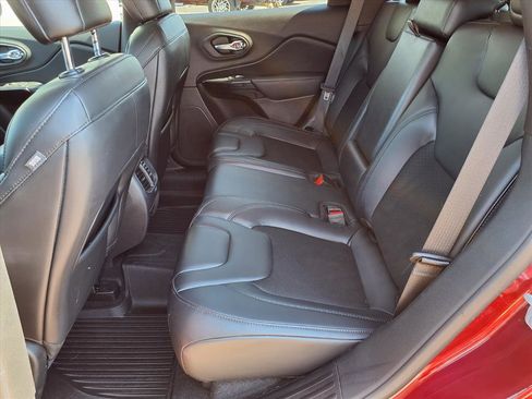 Used 2020 Jeep Cherokee Latitude Plus image 25