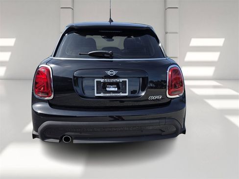 Used 2023 MINI Cooper 4-Door Hardtop image 5