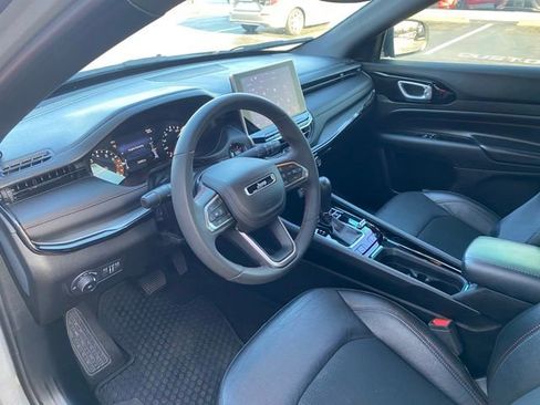 Used 2024 Jeep Compass Trailhawk image 14