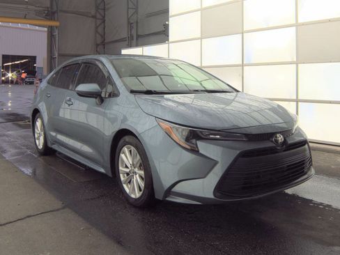 Used 2023 Toyota Corolla LE w/ LE Premium Package FWD image 6