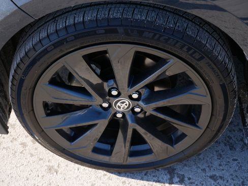 Used 2023 Toyota Corolla SE w/ SE Premium Package image 15