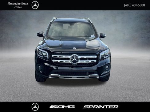 Used 2022 Mercedes-Benz GLB 250 4MATIC image 2