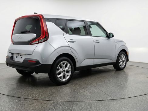 Used 2025 Kia Soul LX w/ LX Technology Package FWD image 9