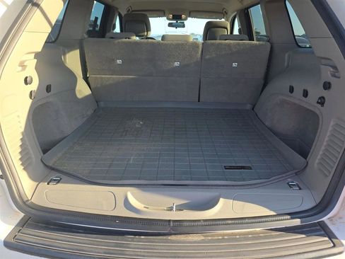 Used 2012 Jeep Grand Cherokee Laredo w/ Laredo E Group image 19