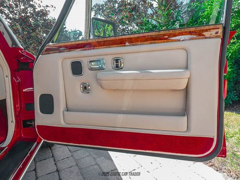 Used 1993 Rolls-Royce Silver Spur II image 32