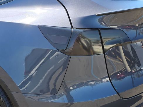 Used 2021 Tesla Model Y Performance image 38