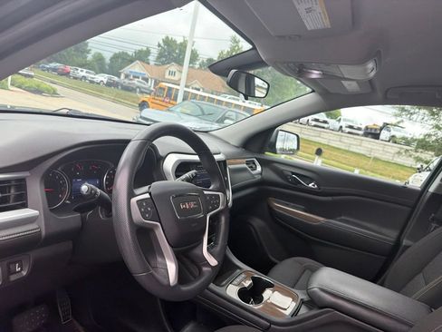 Used 2021 GMC Acadia SLE FWD image 9