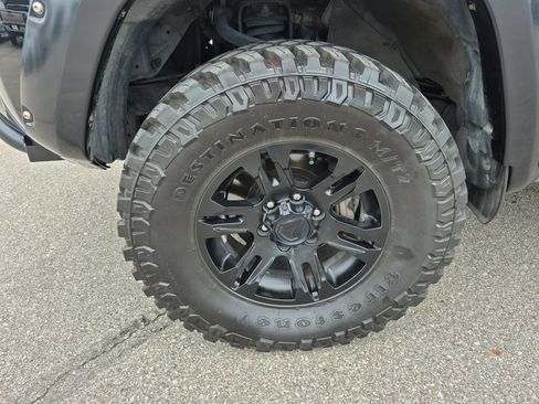 Used 2017 Toyota 4Runner SR5 AWD/4WD image 31