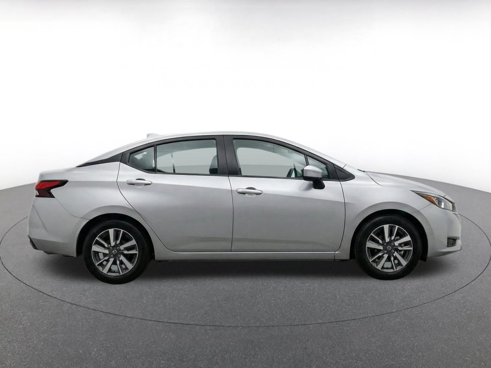 Used 2025 Nissan Versa SV FWD image 13