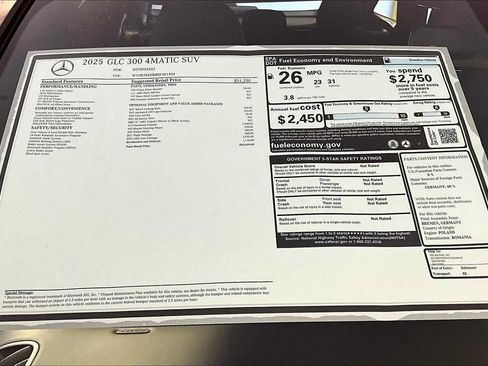 Used 2025 Mercedes-Benz GLC 300 4MATIC image 18