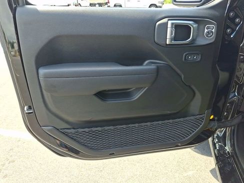 Used 2025 Jeep Wrangler Unlimited Sport AWD/4WD image 12