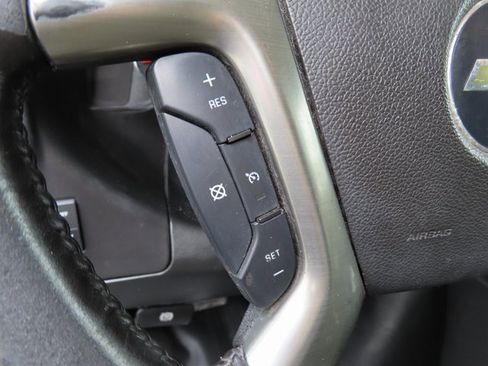 Used 2018 Chevrolet Express 2500 w/ Driver Convenience Package image 15