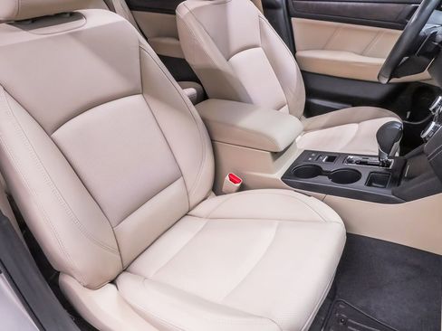 Used 2018 Subaru Outback 3.6R Limited image 15