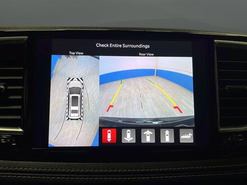 Used 2023 Chrysler Pacifica Limited w/ Uconnect Theater Family Group FWD image 14