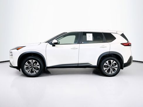 Used 2023 Nissan Rogue SV image 4