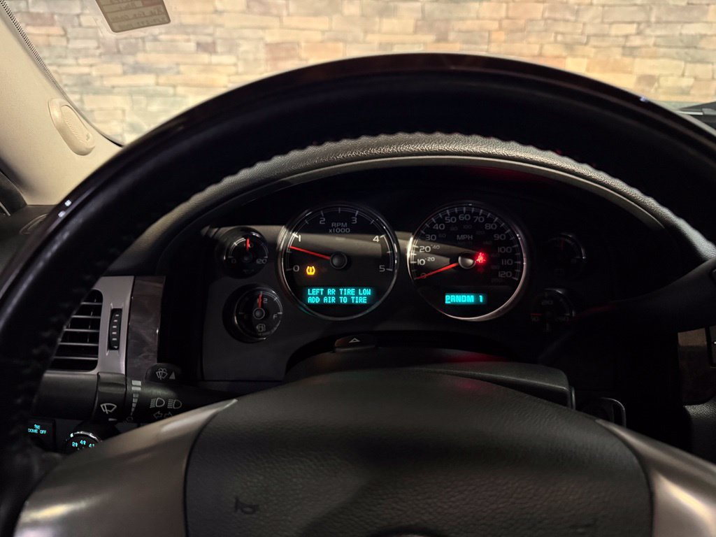 Used 2011 GMC Sierra 2500 Denali w/ Suspension Package, Off-Road AWD/4WD image 15