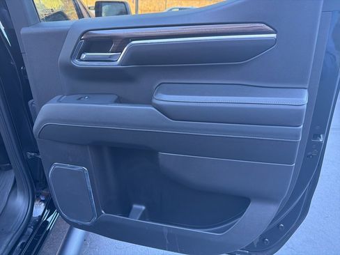 Used 2024 Chevrolet Silverado 1500 LT Trail Boss w/ LT Trail Boss Premium Package image 13