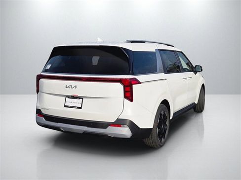New 2026 Kia Carnival EX image 5
