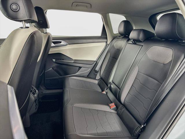 New 2027 Volkswagen Taos SE AWD/4WD image 23