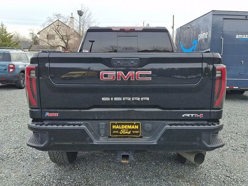 Used 2024 GMC Sierra 2500 AT4 w/ Technology Package image 4