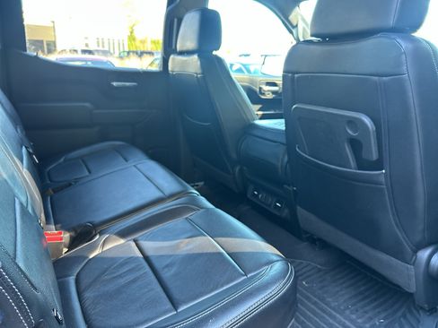 Used 2021 Chevrolet Silverado 1500 LT image 12